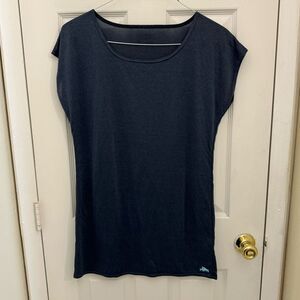 Patagonia Women’s Shirt Tunic Baselayer Size Medium Navy Blue Lightweight